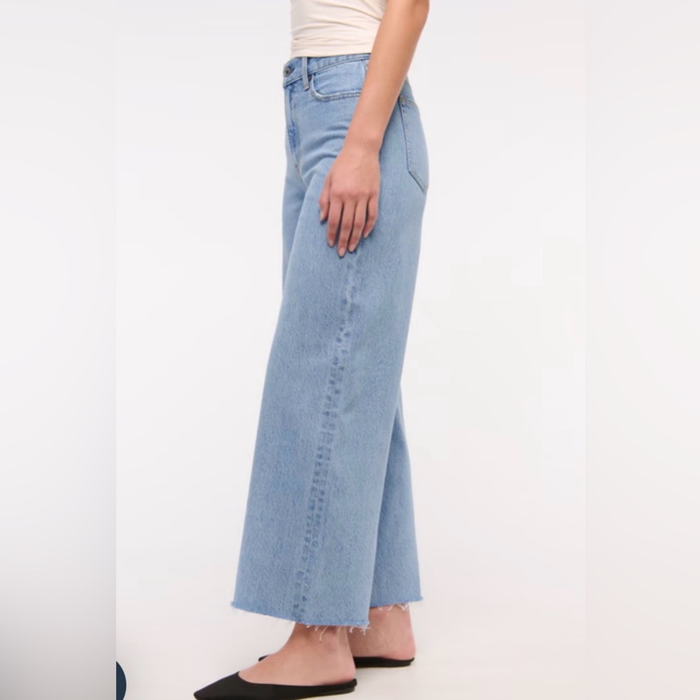 Abercrombie & Fitch High Rise Cropped Wide Leg Jean - Curve Love - Picture 4 of 14